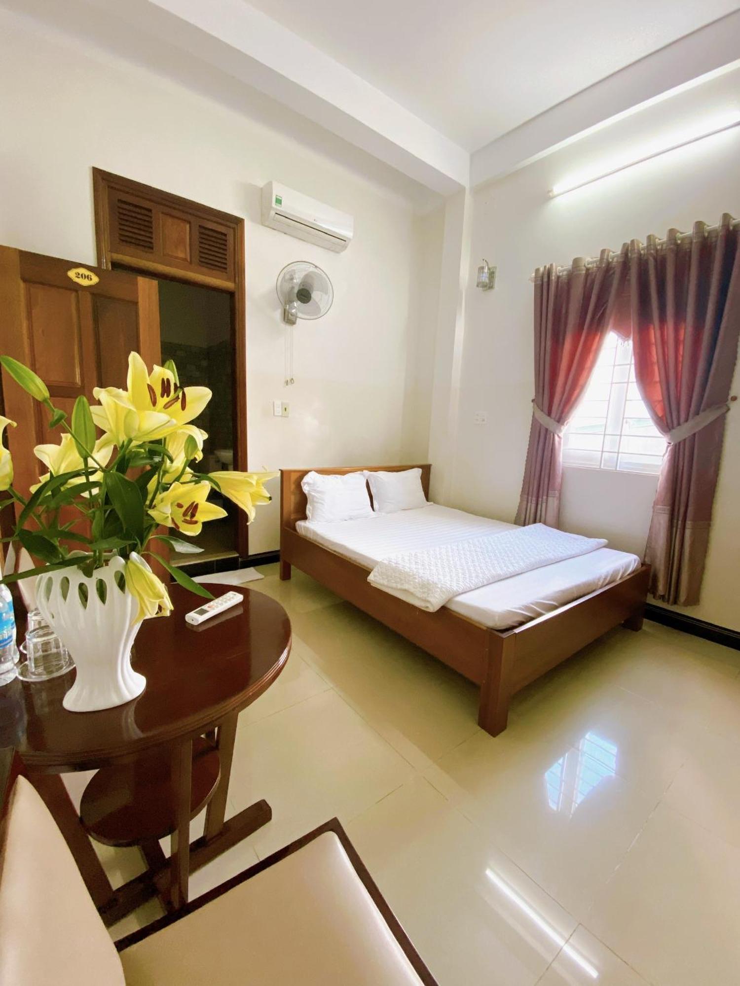 Khach San Son Ha Otel Kon Tum Dış mekan fotoğraf