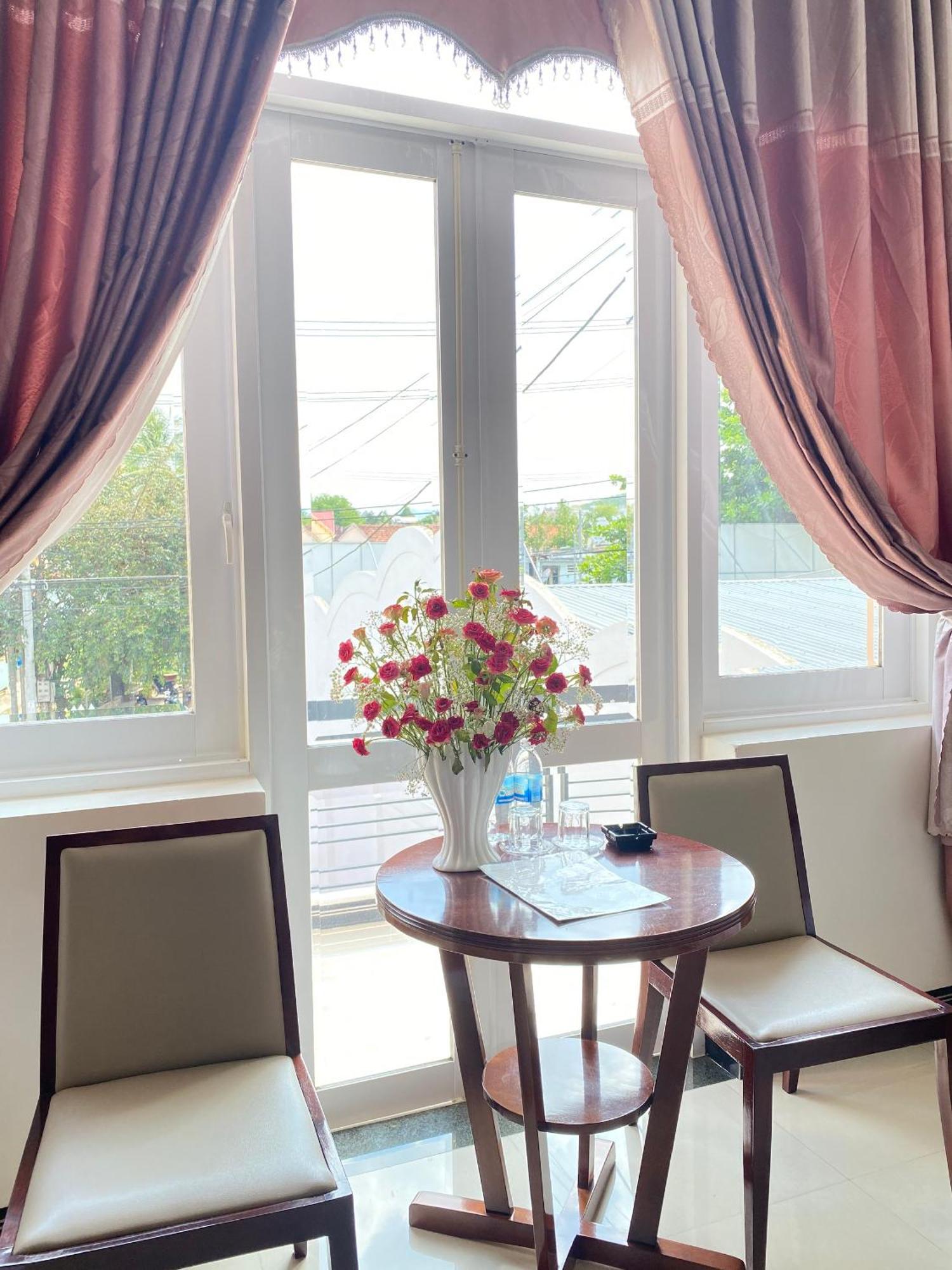 Khach San Son Ha Otel Kon Tum Dış mekan fotoğraf