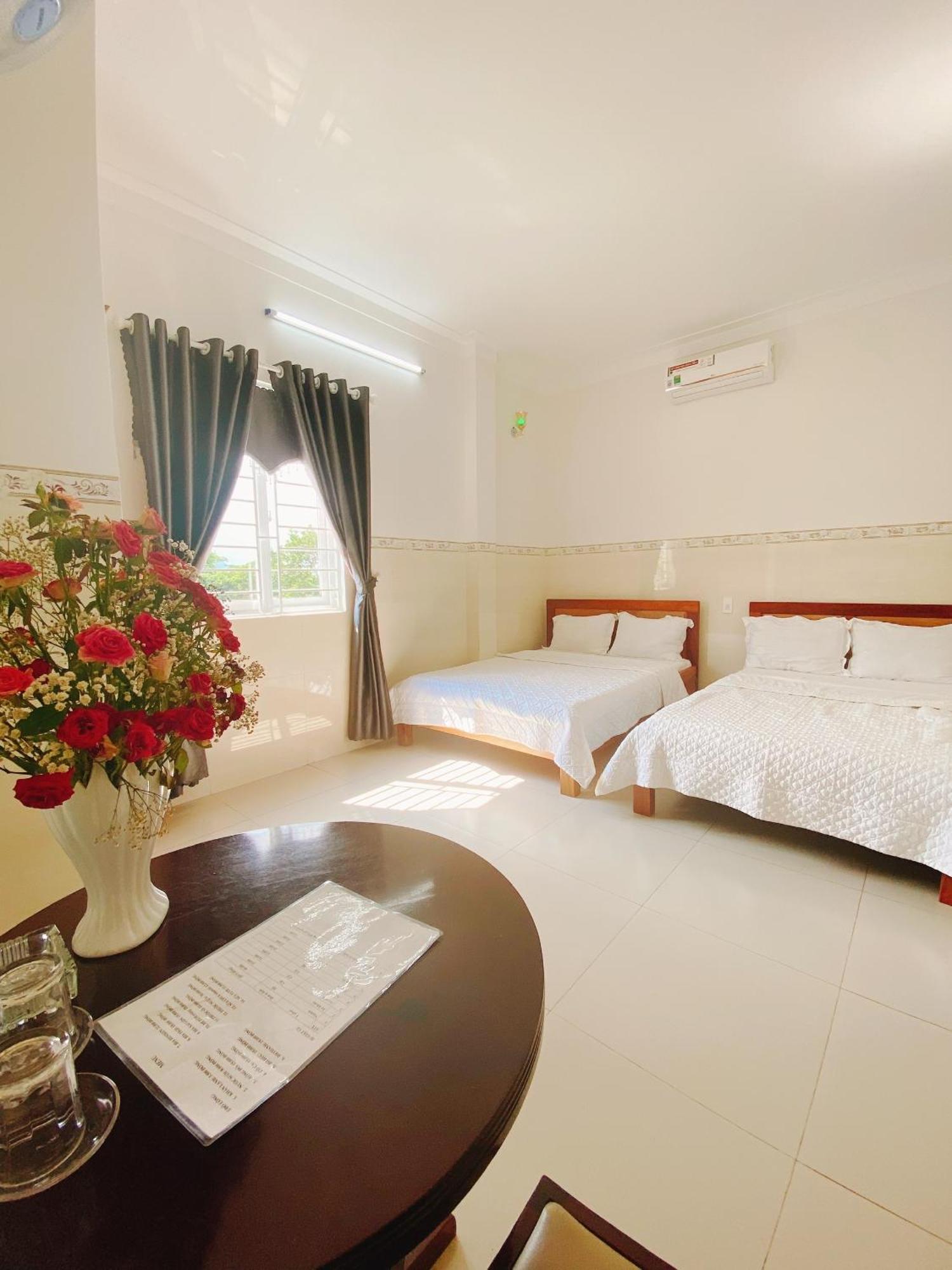 Khach San Son Ha Otel Kon Tum Dış mekan fotoğraf