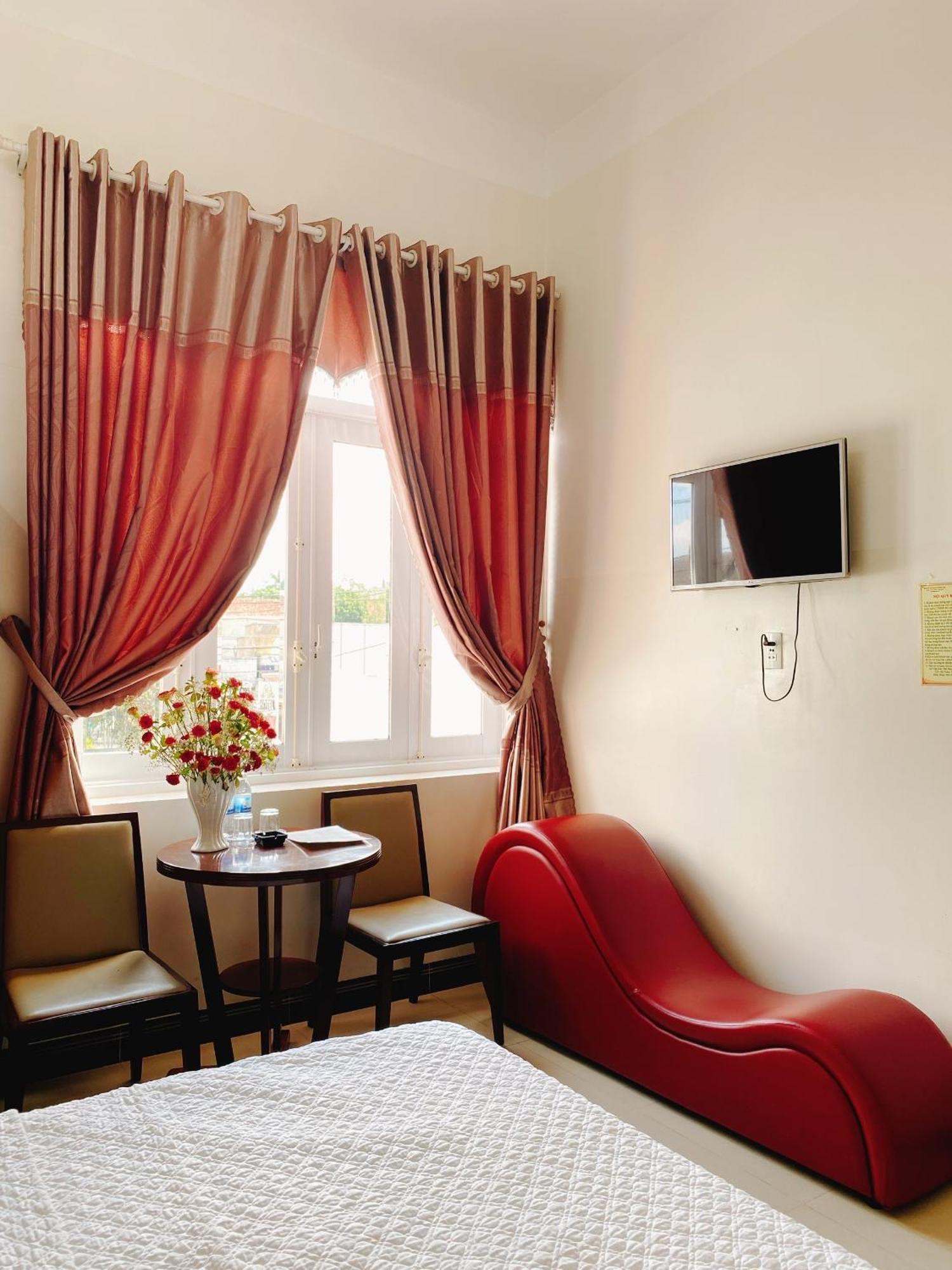 Khach San Son Ha Otel Kon Tum Dış mekan fotoğraf